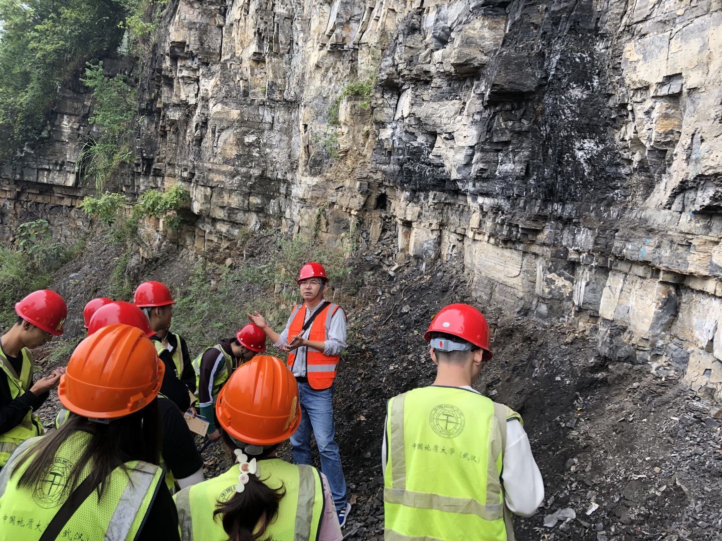 地空學(xué)院:野外實習(xí)打通課程思政的“最后一公里”-中國地質(zhì)大學(xué)(武漢)-地大熱能 地空學(xué)院:野外實習(xí)打通課程思政的“最后一公里”-中國地質(zhì)大學(xué)(武漢)-地大熱能