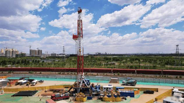 華晨寶馬地?zé)崮芄┡椖繂?預(yù)計每年可實(shí)現(xiàn)碳減排18000噸-地大熱能 華晨寶馬地?zé)崮芄┡椖繂?預(yù)計每年可實(shí)現(xiàn)碳減排18000噸-地大熱能